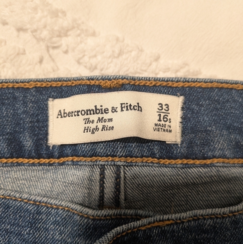 Abercrombie & Fitch Mom High Rise Distressed Blue Jeans - Picture 6 of 6